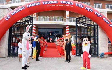bếp căn tin trường Việt Anh
