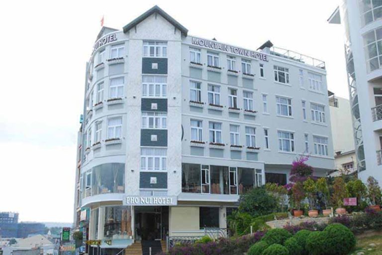 Nhà hàng khách sạn Phố Núi
