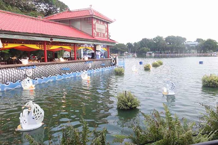 Nhà hàng Thủy Tạ Đầm Sen