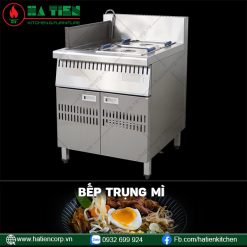 bếp trụng mì nấu phở