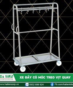 Xe đẩy có móc treo vịt quay