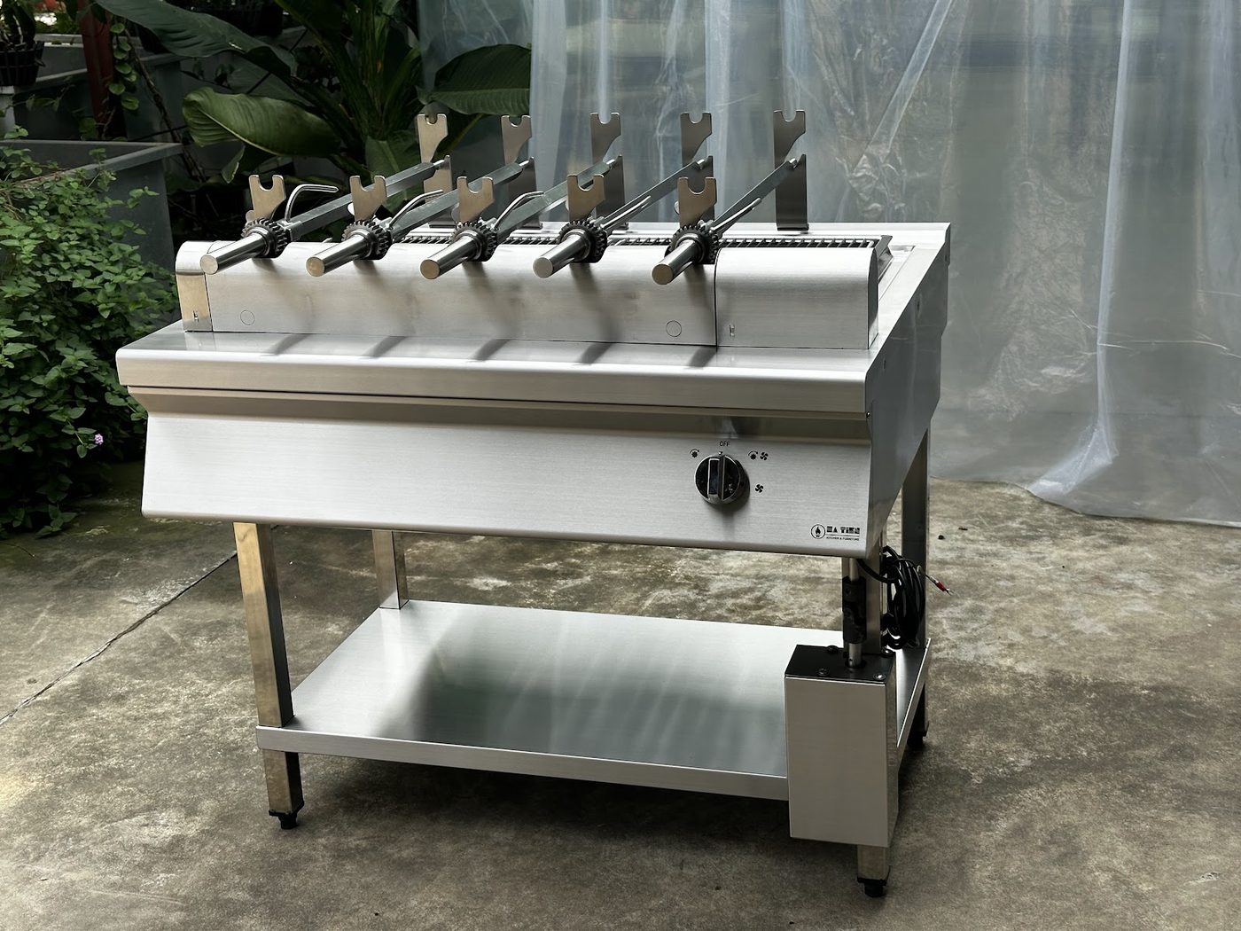 Lò nướng than trục xoay Hà Tiên với 5 xiên gắn bánh răng quay tự động bằng motor