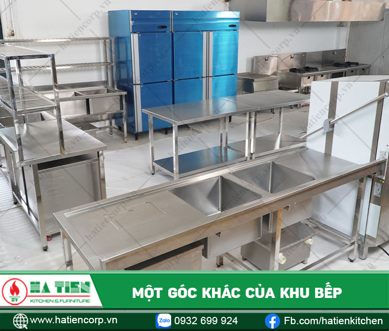 Toàn bộ thiết bị trong bếp đều sử dụng thép không gỉ cao cấp
