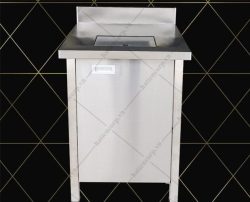 bàn inox có lỗ xả rác và cửa mở