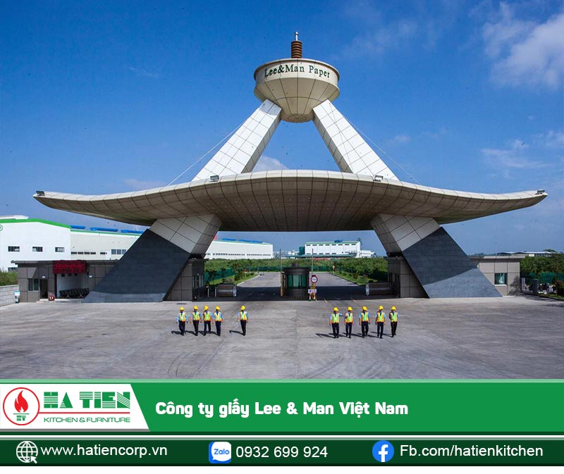 Công ty giấy Lee & Man Việt Nam thuộc tập đoàn Lee & Man Hồng Kong. Chuyên sản xuất giấy bao bì với sản lượng hàng đầu thế giới, có nhà máy hoạt động tại Hậu Giang
