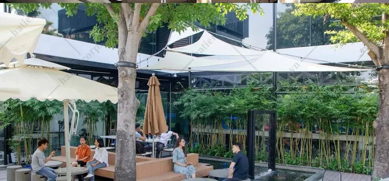 Quán cafe sân vườn với không gian thông thoáng