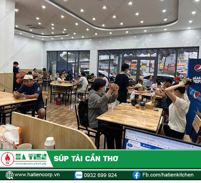 Không gian quán ấm cúng và rất sạch sẽ