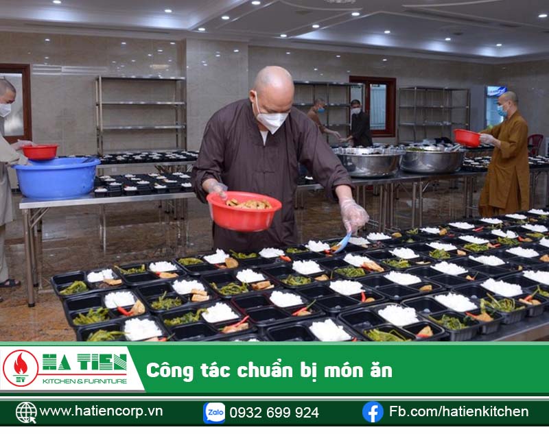 Không gian trong bếp cần rộng rãi và ngăn nắp