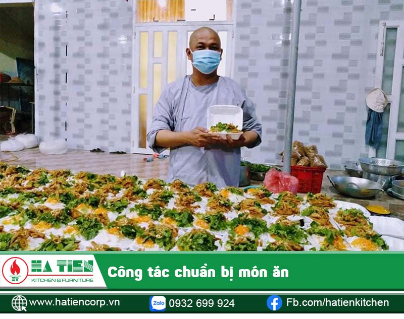 Tại chùa - Hội từ thiện, cơm là món ăn được ưu tiên 