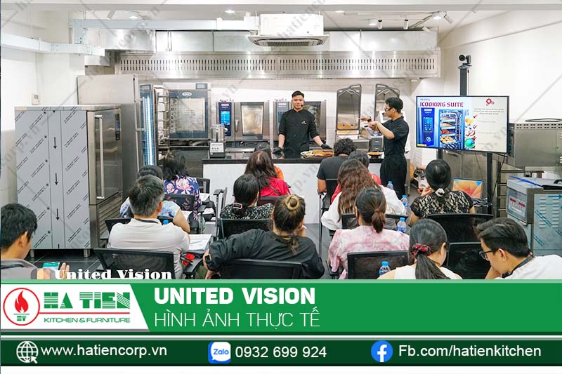 Hệ thống hút mùi công nghiệp Hà Tiên lắp đặt hoàn thiện tại bếp nhà hàng UNITED VISION Quận 5