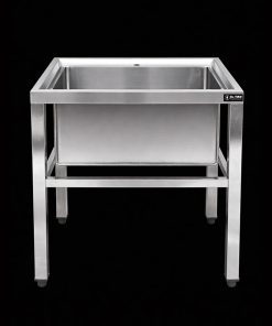 Bồn được thiết kế theo tiêu chuẩn bếp công nghiệp với khung chân vững chắc, chịu lực tốt và đảm bảo độ ổn định khi sử dụng.