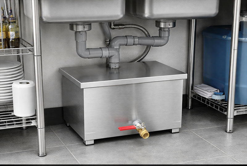 Bẫy mỡ được đặt dưới chậu rửa chén bát