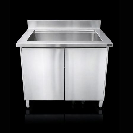 Tủ dưới có cửa mở tiện dụng