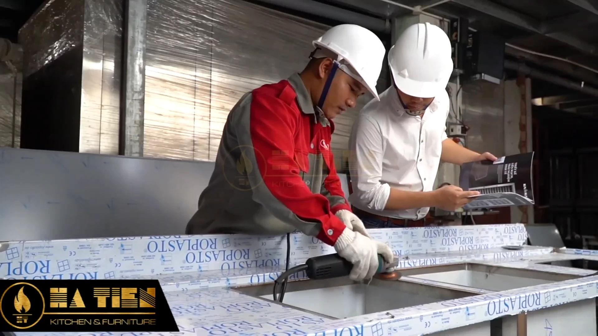 Mài bề mặt bếp inox