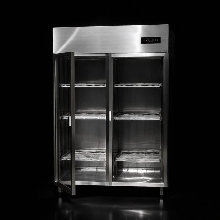 Tủ sấy chén đĩa Hà Tiên mở cửa trái, thấy khoang kệ lưới inox bên trong