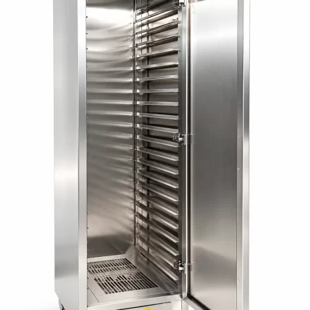 Tủ sấy thực phẩm công nghiệp 22 khay inox 304 mở cánh trên nền trắng